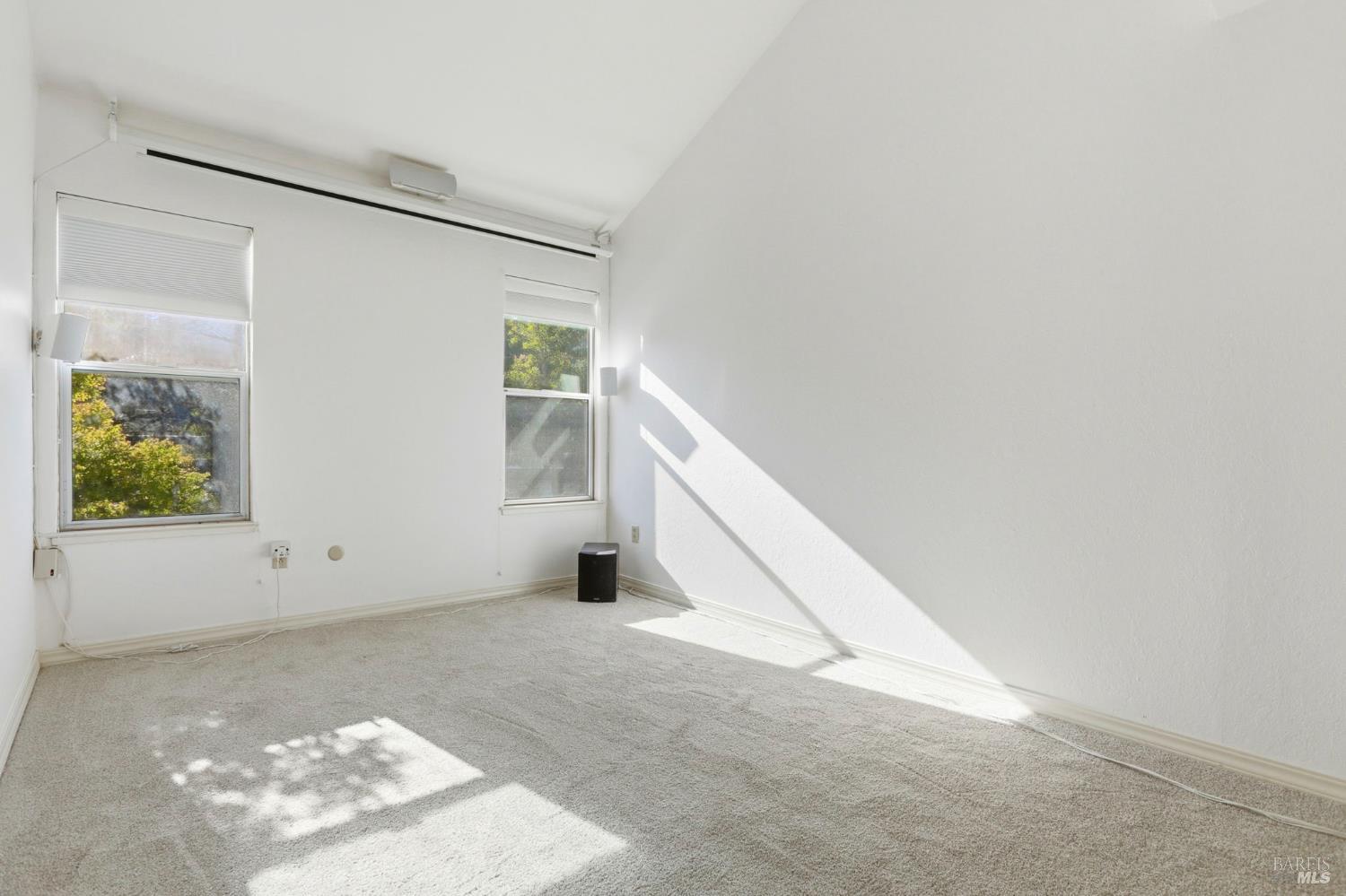 Detail Gallery Image 20 of 41 For 380 Sunset Way, Mill Valley,  CA 94941 - 3 Beds | 2/1 Baths