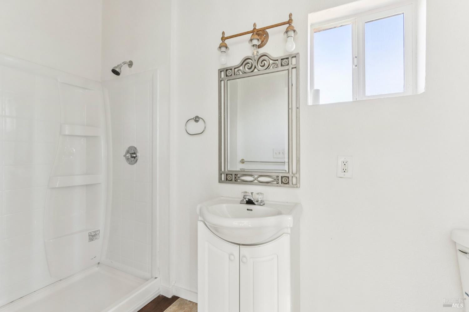 Detail Gallery Image 44 of 56 For 507 Kings Way #B,  Suisun City,  CA 94585 - 10 Beds | 6/1 Baths