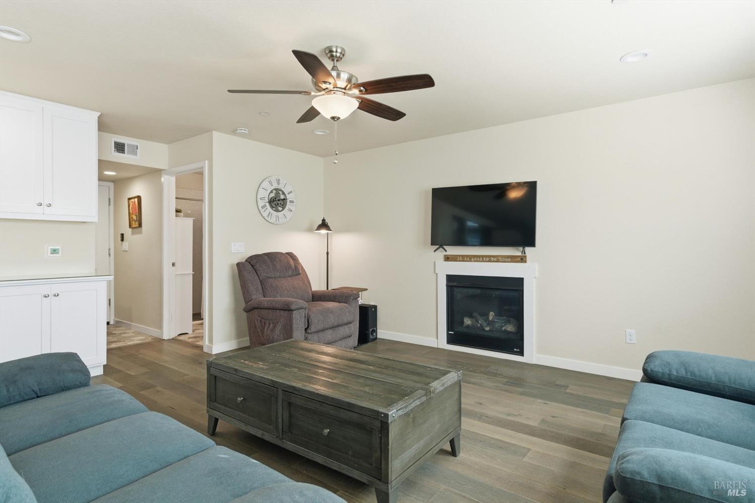 Detail Gallery Image 10 of 33 For 3769 Mocha Ln, Santa Rosa,  CA 95403 - 4 Beds | 3 Baths