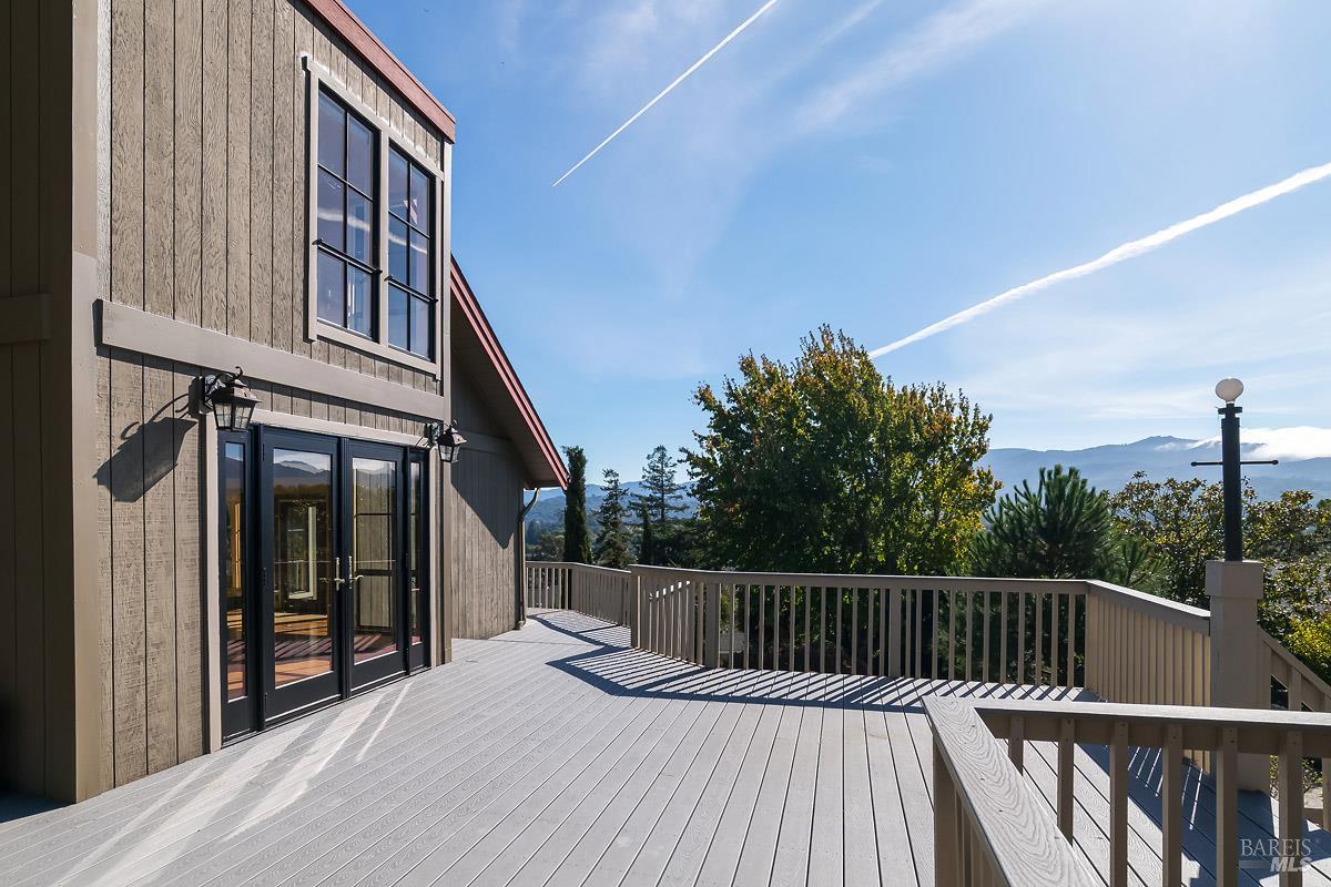 Detail Gallery Image 17 of 35 For 66 Martinez Ct, Novato,  CA 94945 - 4 Beds | 3/1 Baths