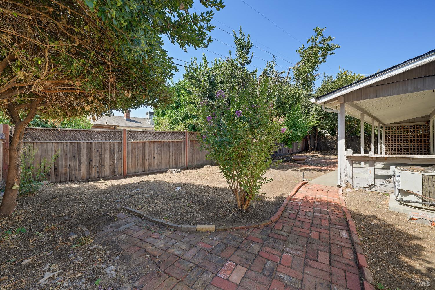 Detail Gallery Image 30 of 33 For 621 W D St, Dixon,  CA 95620 - 4 Beds | 2 Baths