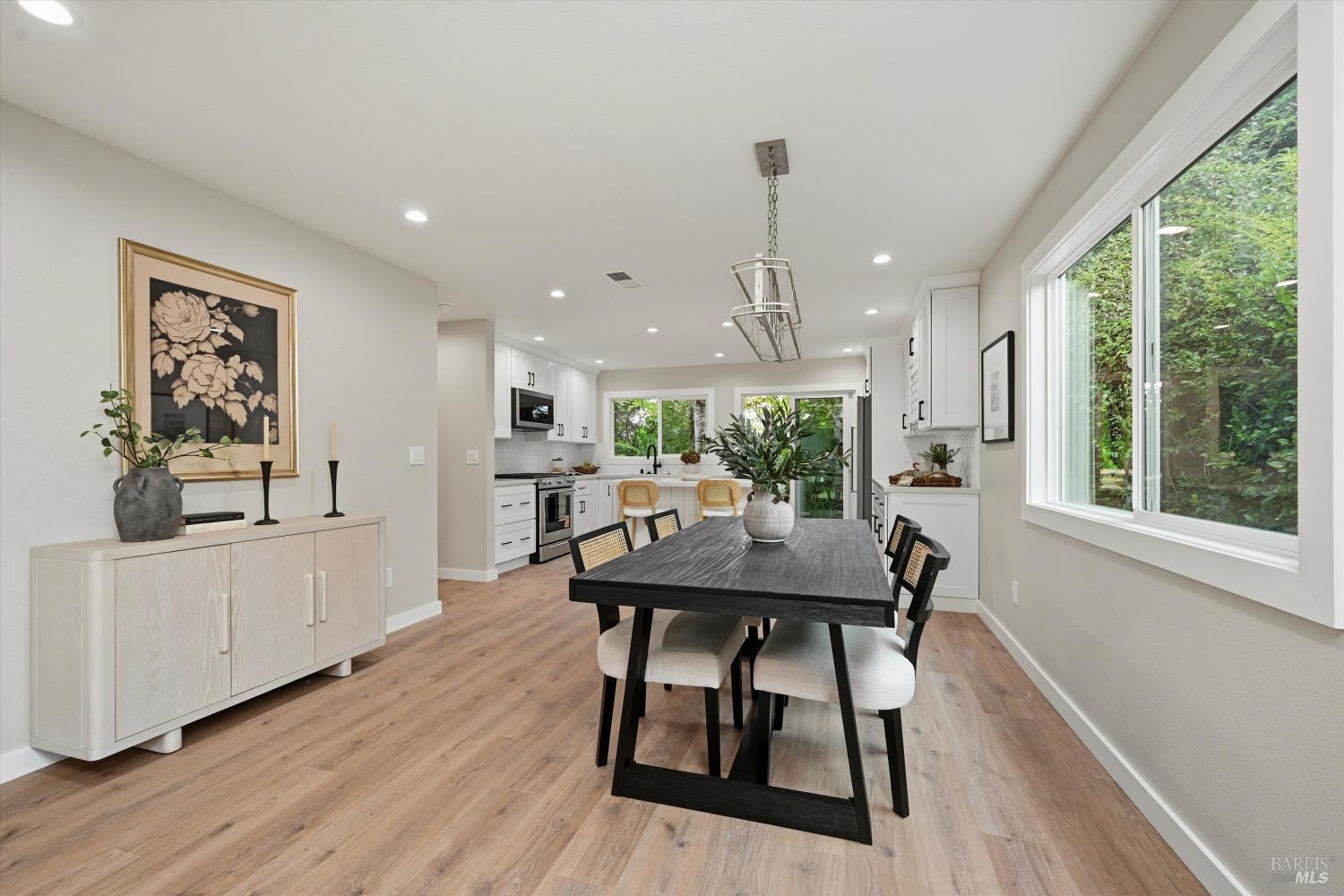 Detail Gallery Image 2 of 35 For 8440 Lasalle Ave, Cotati,  CA 94931 - 3 Beds | 2 Baths