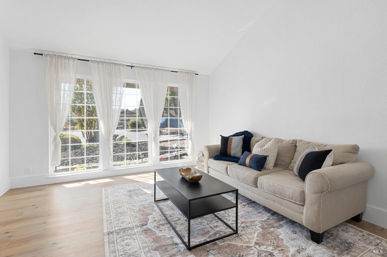 Detail Gallery Image 10 of 41 For 1150 Mulberry Ln, Dixon,  CA 95620 - 3 Beds | 2 Baths