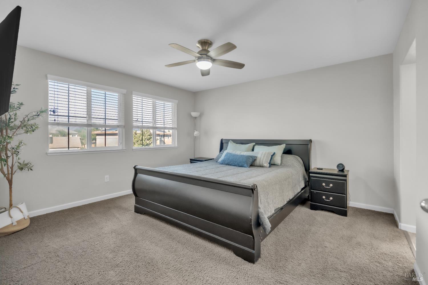 Detail Gallery Image 42 of 51 For 2042 Hamstead Ct, Vacaville,  CA 95687 - 5 Beds | 2/1 Baths
