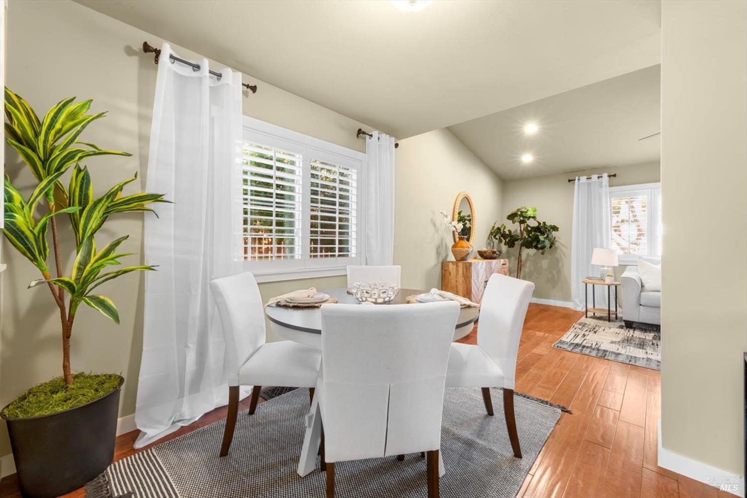 Detail Gallery Image 12 of 68 For 113 Chinook Ct, Vacaville,  CA 95688 - 4 Beds | 2 Baths