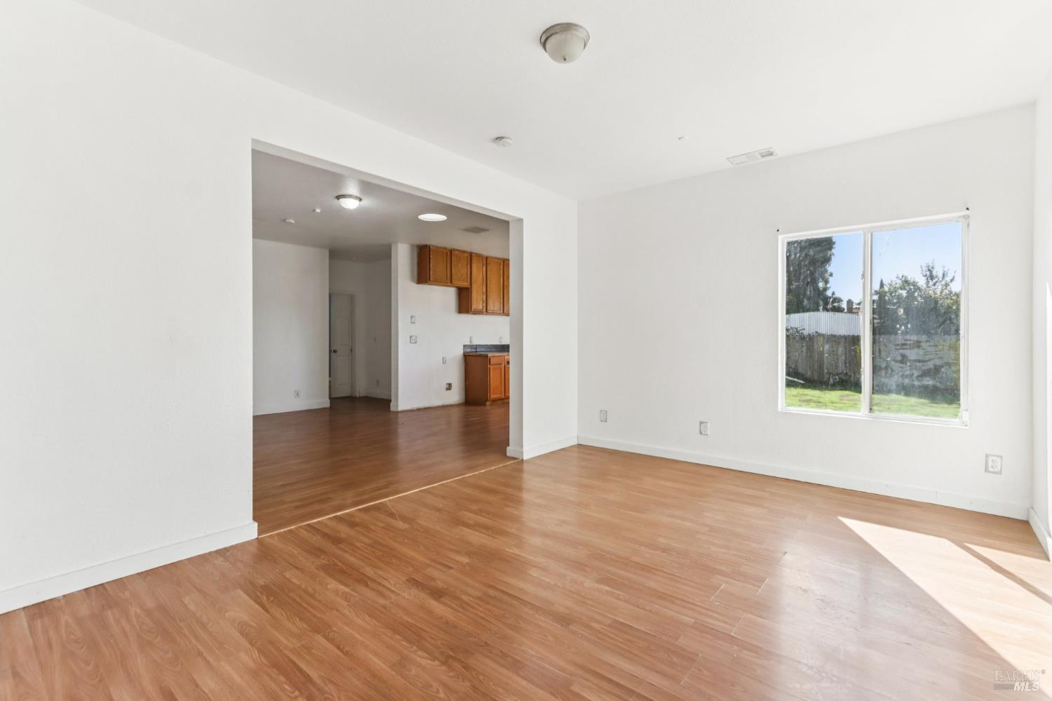 Detail Gallery Image 27 of 56 For 507 Kings Way #B,  Suisun City,  CA 94585 - 10 Beds | 6/1 Baths