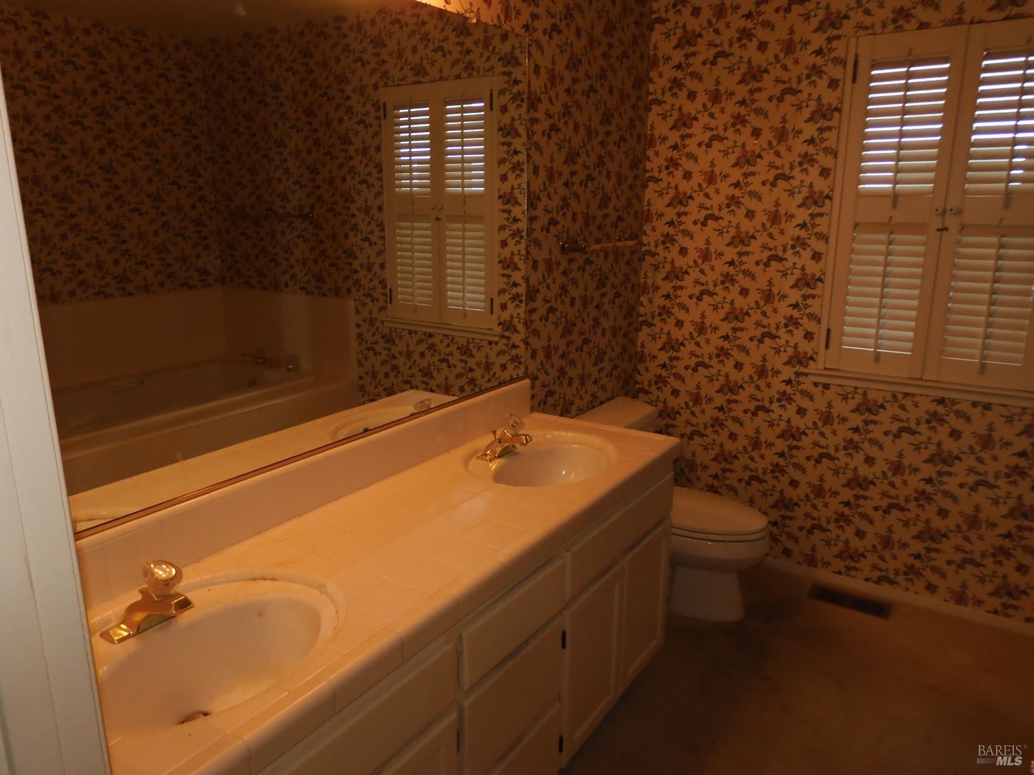 Detail Gallery Image 14 of 36 For 356 Singing Brook Cir, Santa Rosa,  CA 95409 - 2 Beds | 2 Baths