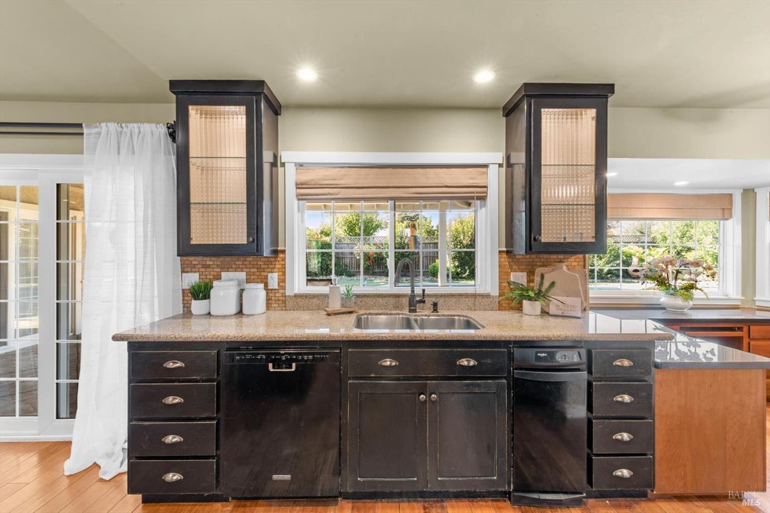 Detail Gallery Image 23 of 68 For 113 Chinook Ct, Vacaville,  CA 95688 - 4 Beds | 2 Baths