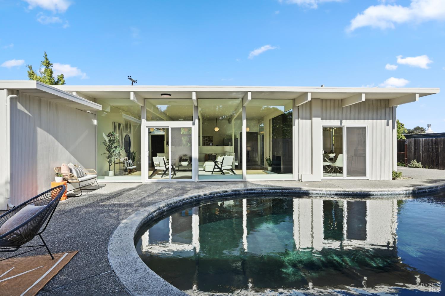 Detail Gallery Image 51 of 58 For 711 Montecillo Rd, San Rafael,  CA 94903 - 4 Beds | 2 Baths