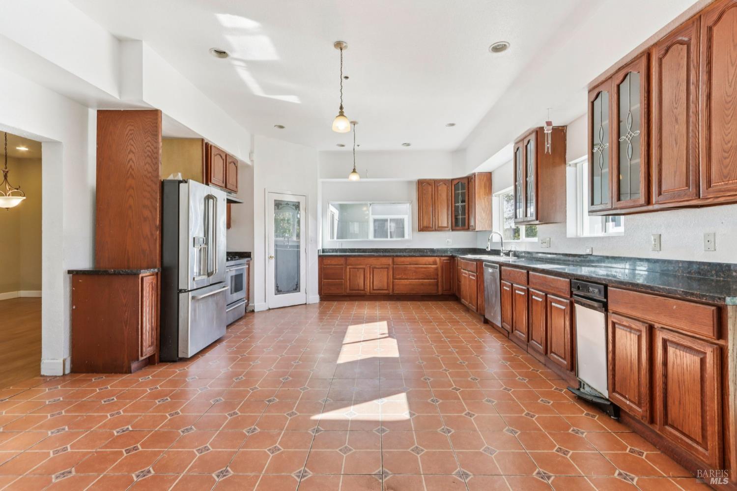 Detail Gallery Image 12 of 56 For 507 Kings Way #B,  Suisun City,  CA 94585 - 10 Beds | 6/1 Baths