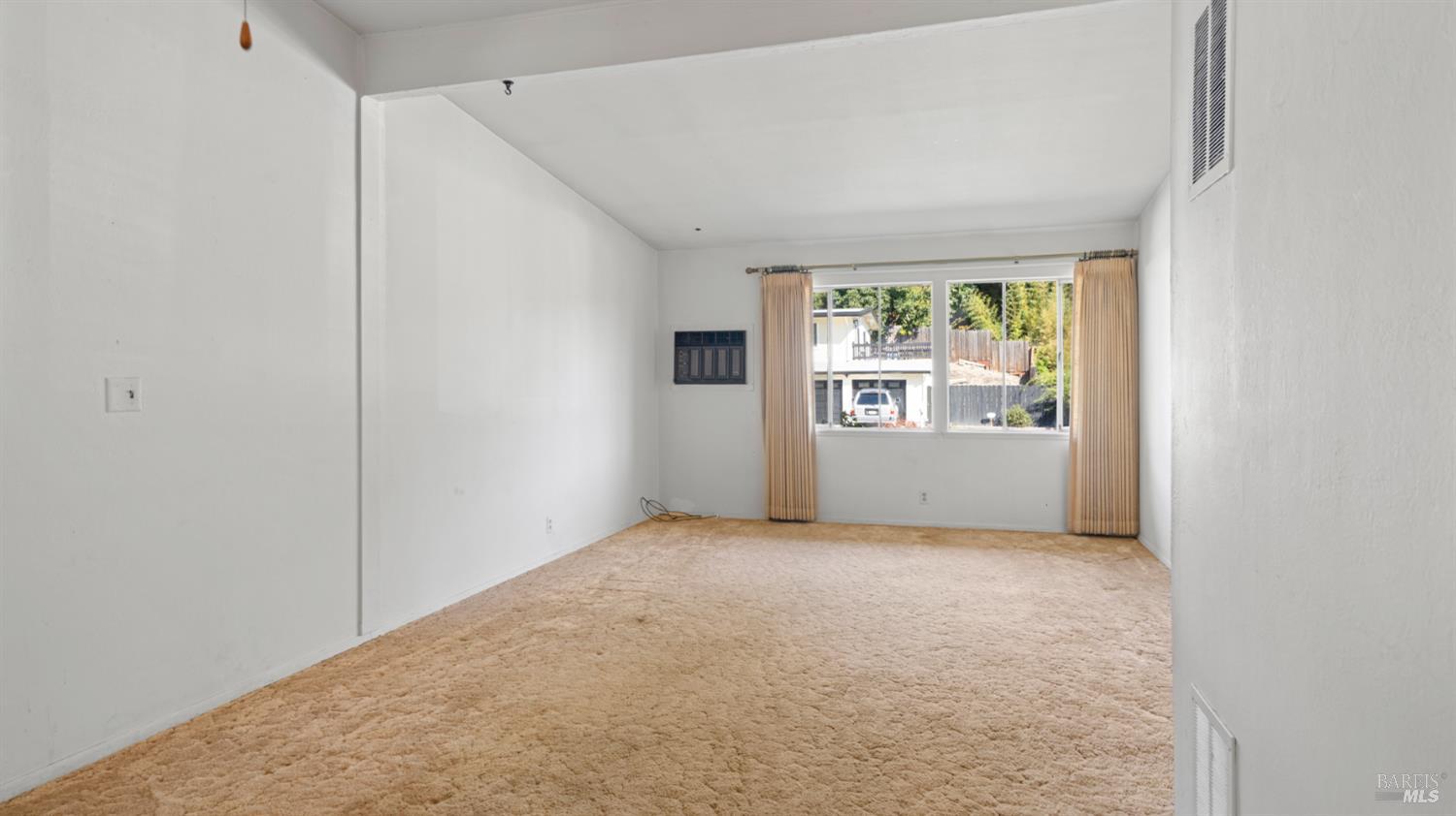 Detail Gallery Image 8 of 30 For 2742 Sheldon Dr, El Sobrante,  CA 94803 - 3 Beds | 2 Baths