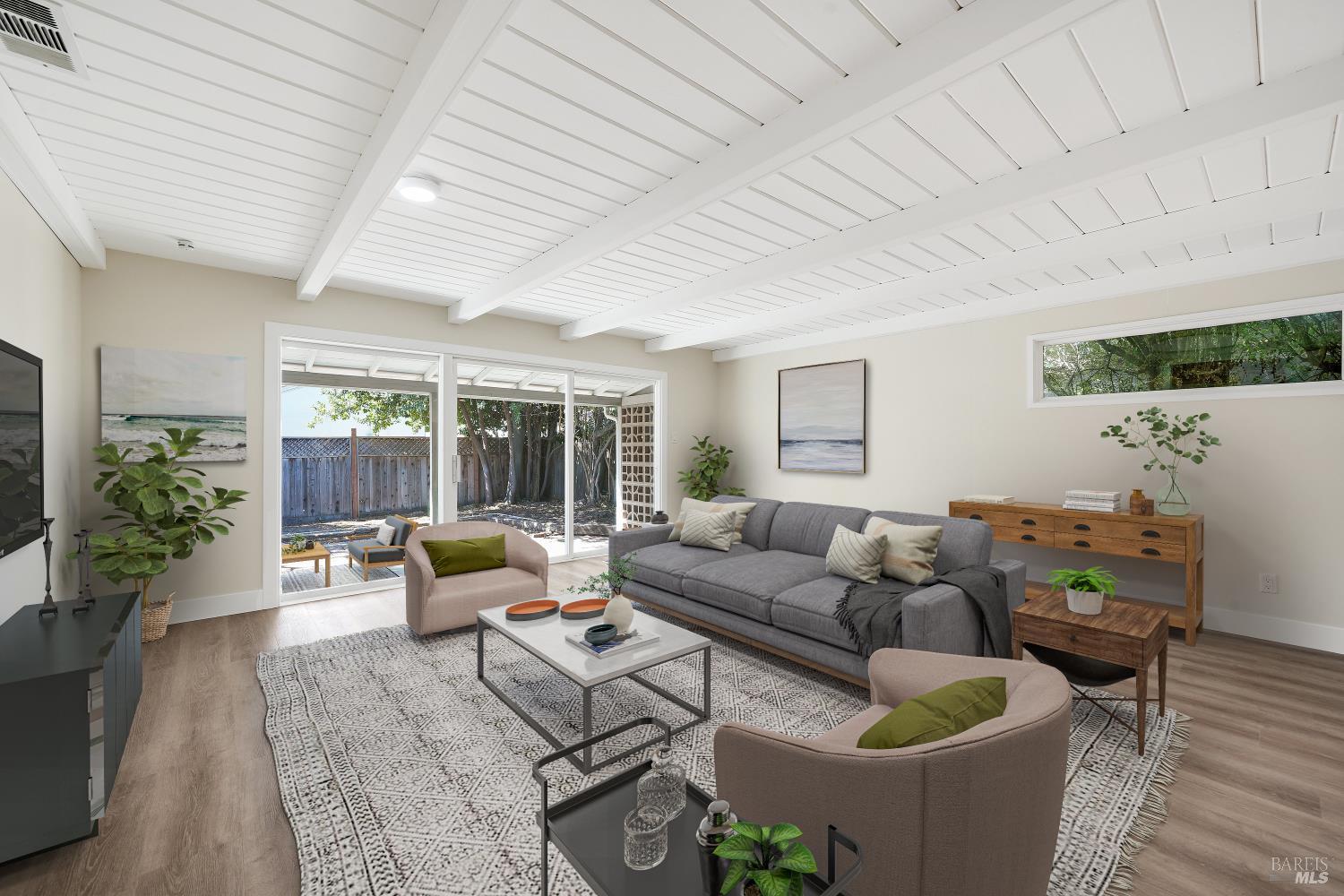 Detail Gallery Image 2 of 33 For 621 W D St, Dixon,  CA 95620 - 4 Beds | 2 Baths