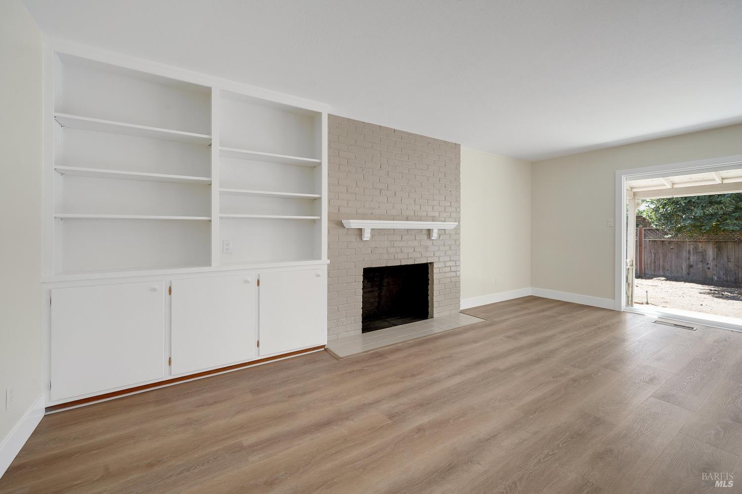 Detail Gallery Image 7 of 33 For 621 W D St, Dixon,  CA 95620 - 4 Beds | 2 Baths