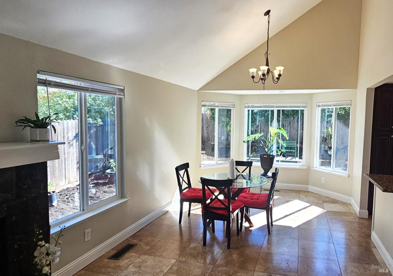 Detail Gallery Image 5 of 32 For 2591 Clipper Ln, Fairfield,  CA 94534 - 4 Beds | 3 Baths