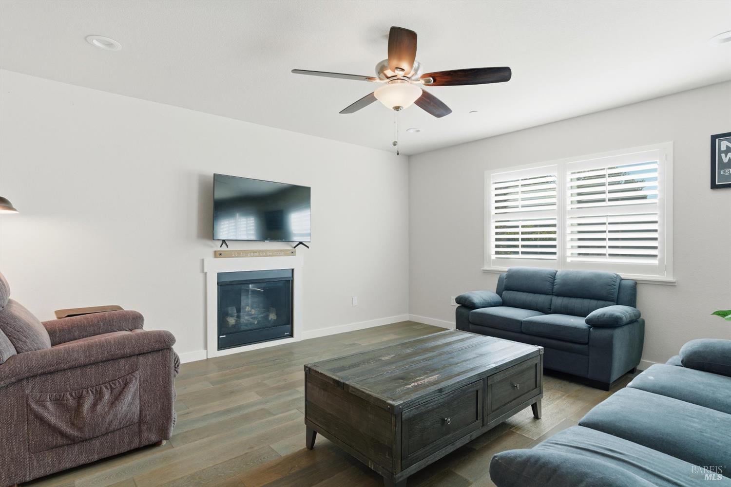 Detail Gallery Image 9 of 33 For 3769 Mocha Ln, Santa Rosa,  CA 95403 - 4 Beds | 3 Baths