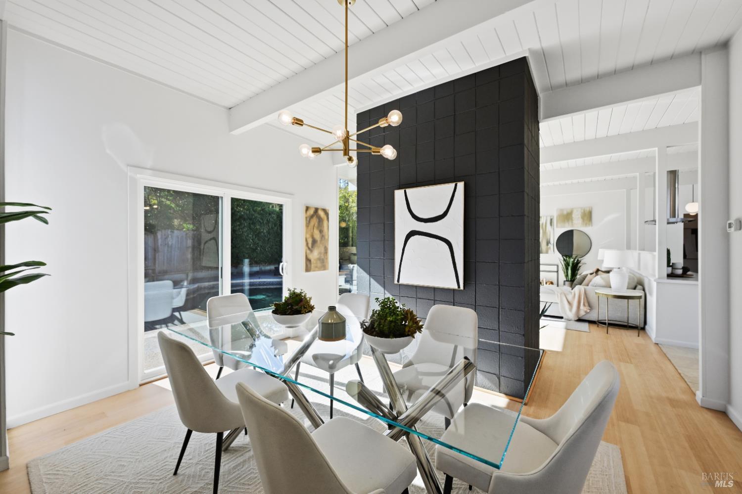 Detail Gallery Image 13 of 58 For 711 Montecillo Rd, San Rafael,  CA 94903 - 4 Beds | 2 Baths