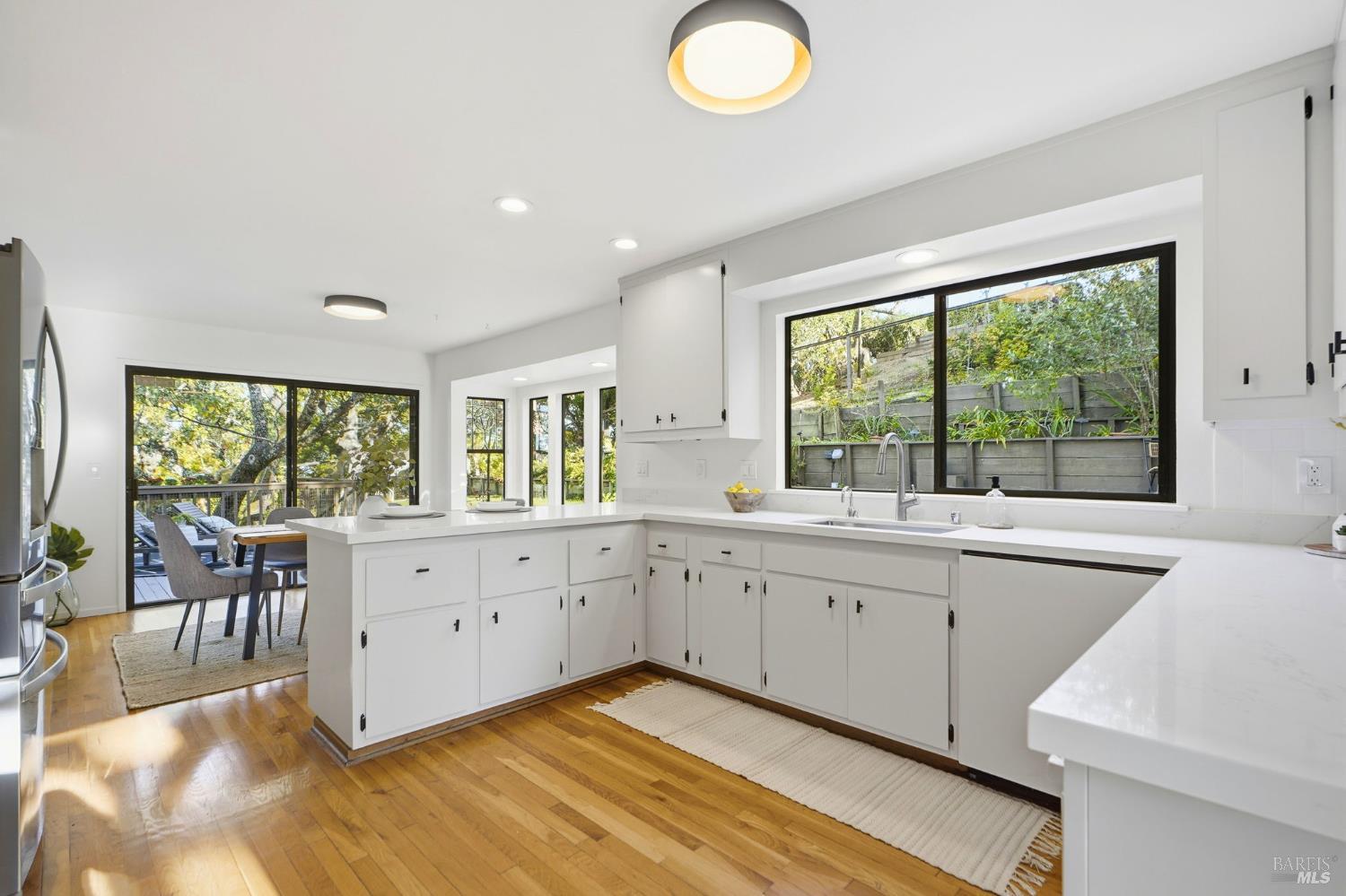 Detail Gallery Image 14 of 51 For 395 Ridge Rd, Novato,  CA 94947 - 3 Beds | 2/1 Baths