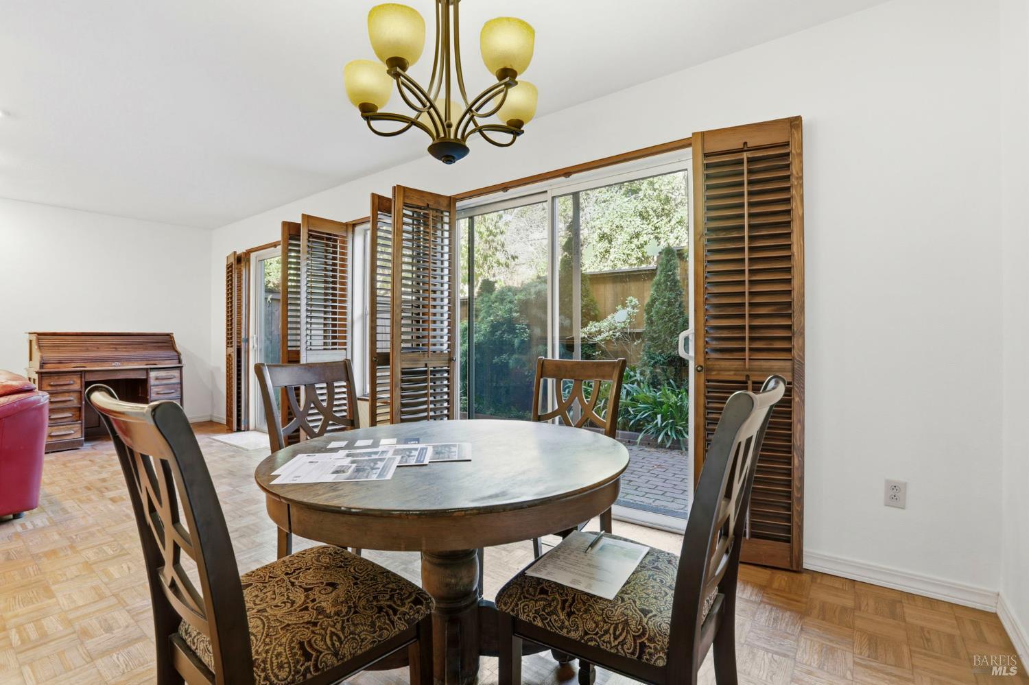 Detail Gallery Image 16 of 41 For 380 Sunset Way, Mill Valley,  CA 94941 - 3 Beds | 2/1 Baths