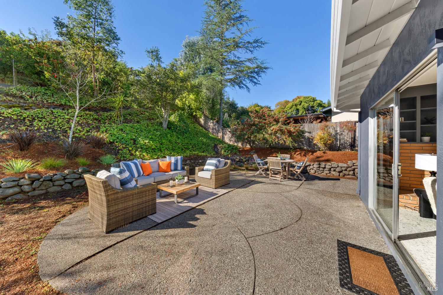 Detail Gallery Image 21 of 25 For 30 De Ford Dr, San Rafael,  CA 94903 - 3 Beds | 2 Baths