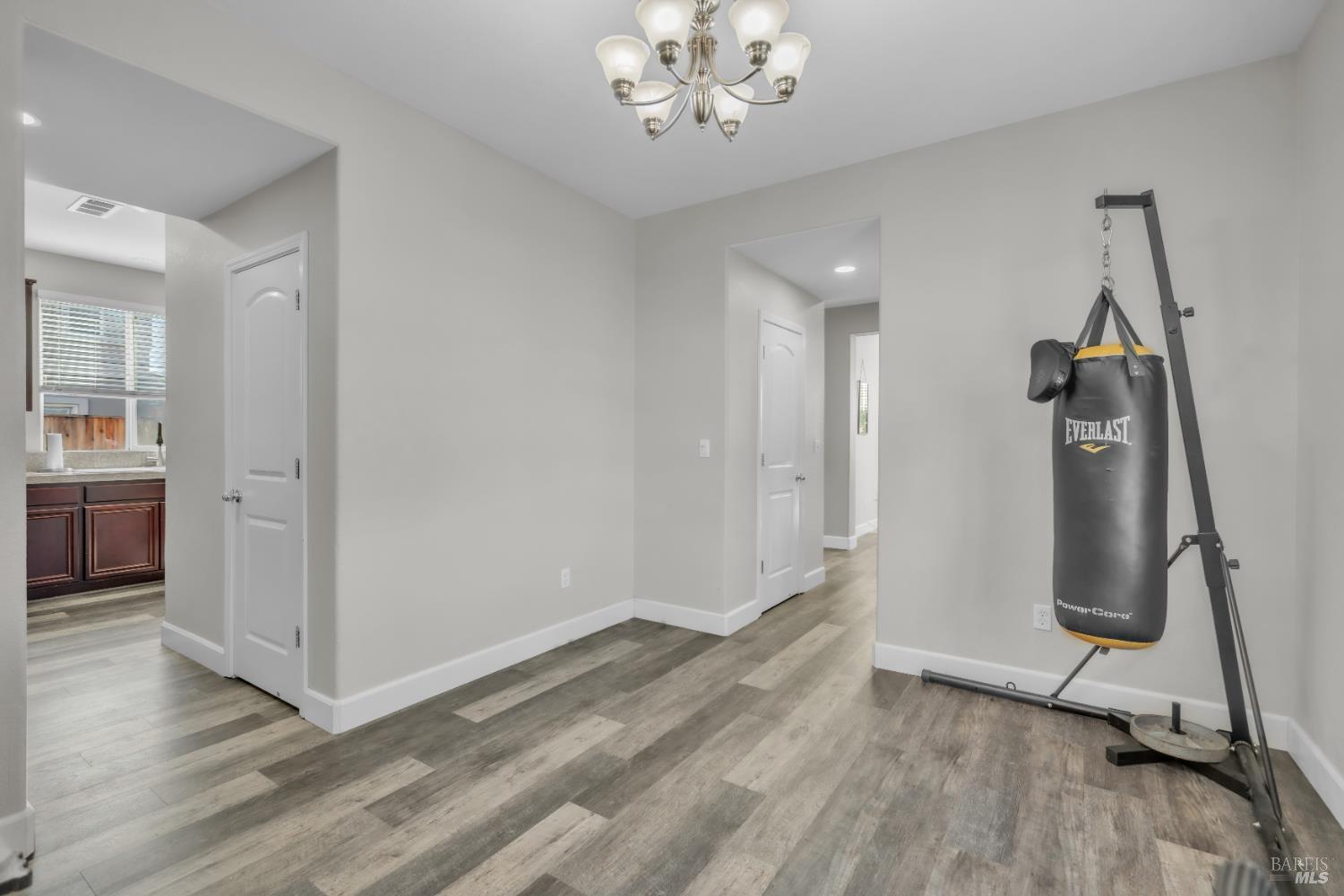 Detail Gallery Image 18 of 51 For 2042 Hamstead Ct, Vacaville,  CA 95687 - 5 Beds | 2/1 Baths