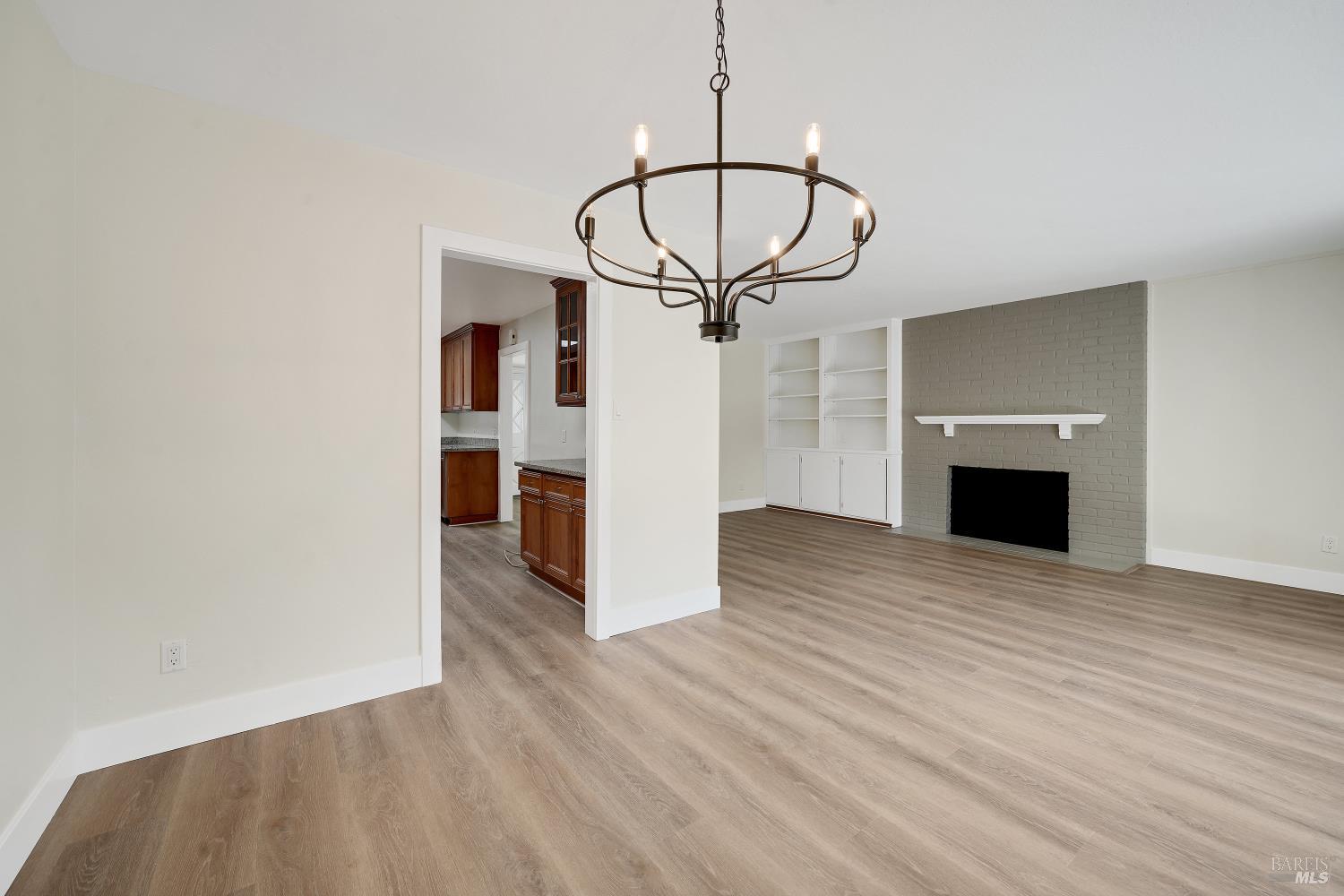 Detail Gallery Image 10 of 33 For 621 W D St, Dixon,  CA 95620 - 4 Beds | 2 Baths