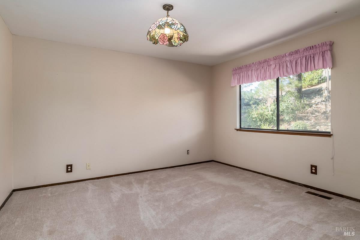 Detail Gallery Image 24 of 35 For 66 Martinez Ct, Novato,  CA 94945 - 4 Beds | 3/1 Baths