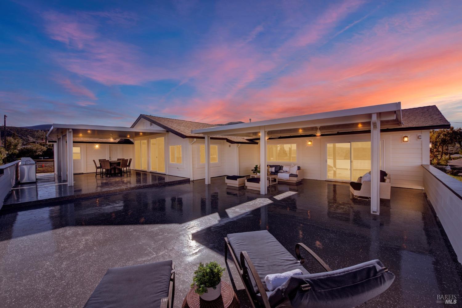 Detail Gallery Image 2 of 75 For 199 Berryessa Dr, Napa,  CA 94558 - 4 Beds | 5/1 Baths