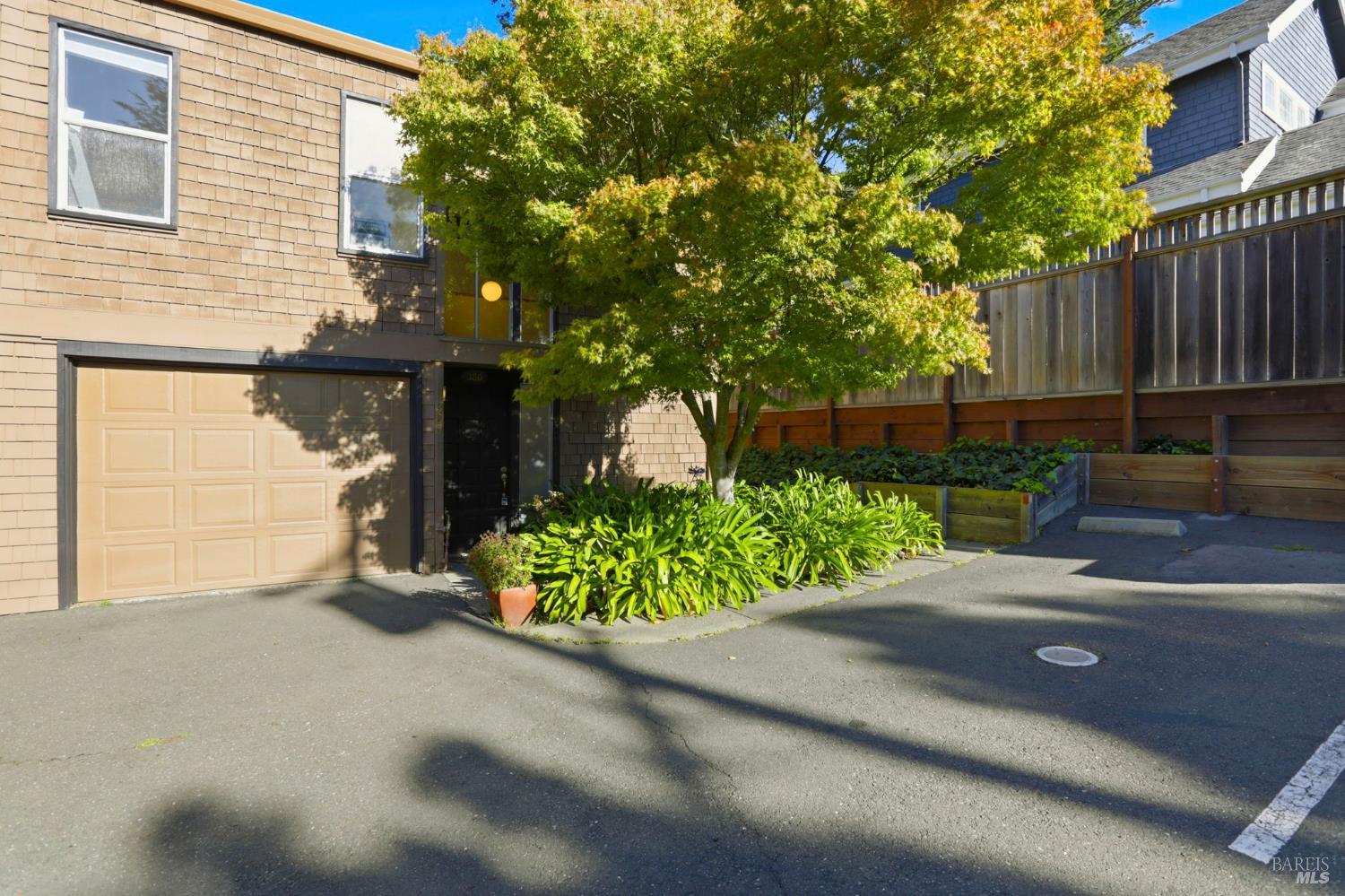 Detail Gallery Image 3 of 41 For 380 Sunset Way, Mill Valley,  CA 94941 - 3 Beds | 2/1 Baths