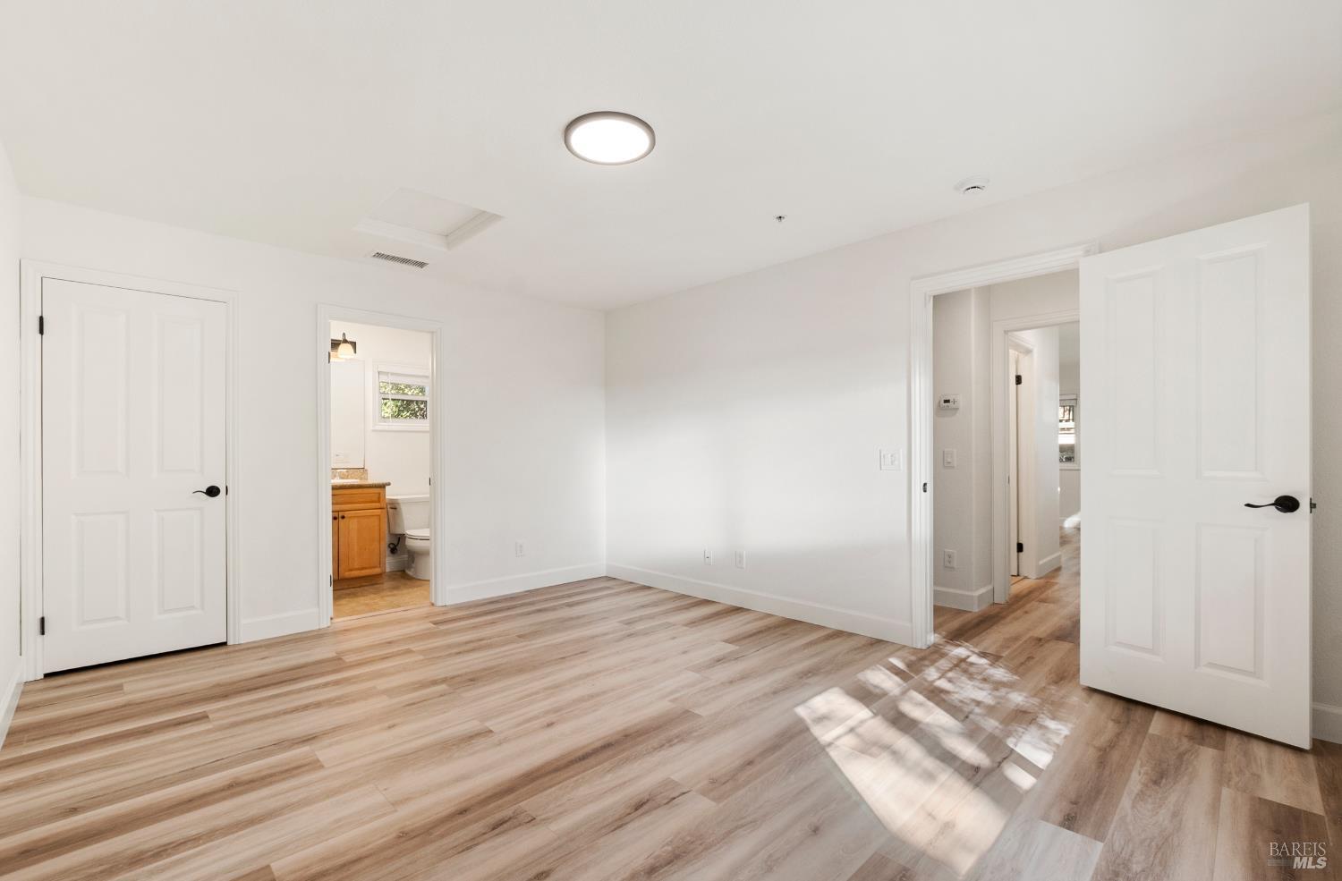 Detail Gallery Image 16 of 34 For 256 Rosebud Ln, Napa,  CA 94574 - – Beds | – Baths