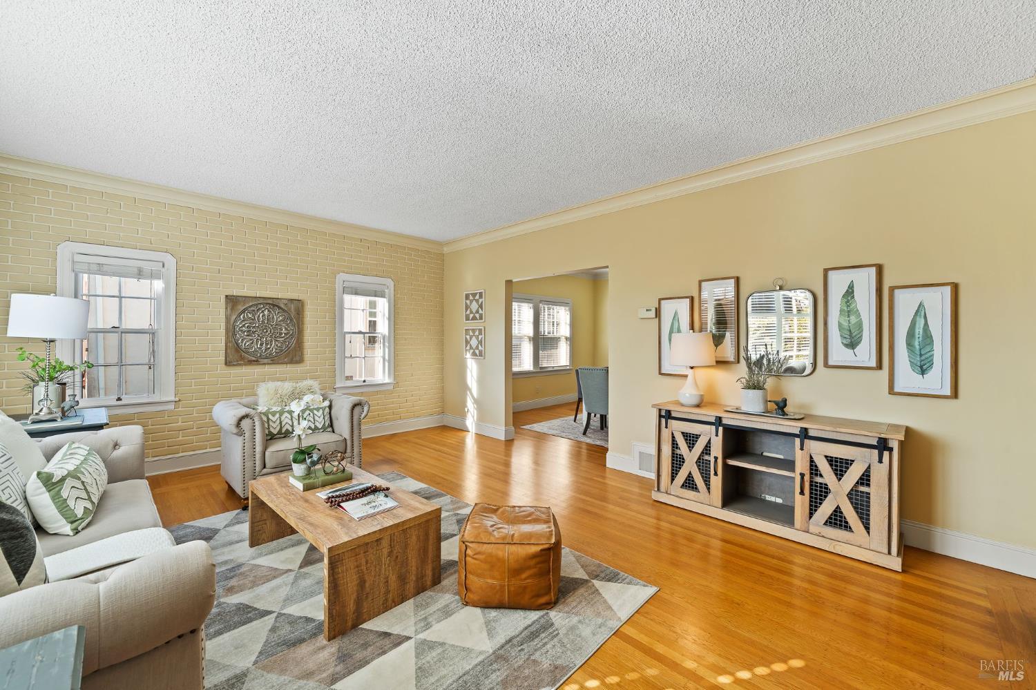 Detail Gallery Image 9 of 67 For 6 Hanns Ave, Vallejo,  CA 94590 - 4 Beds | 2/1 Baths