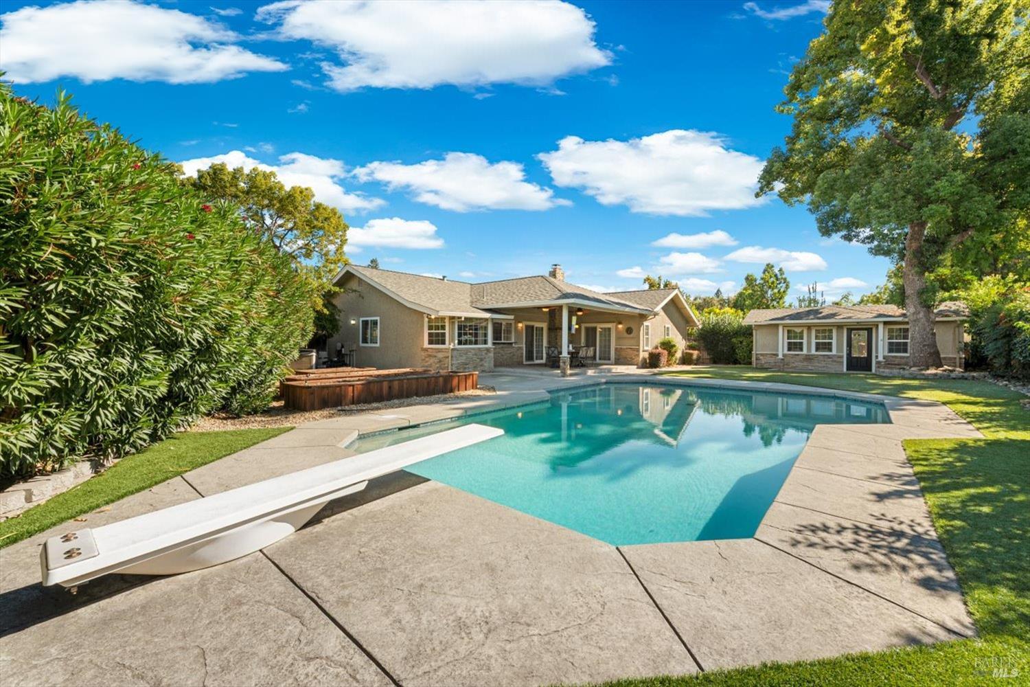 Detail Gallery Image 48 of 68 For 113 Chinook Ct, Vacaville,  CA 95688 - 4 Beds | 2 Baths