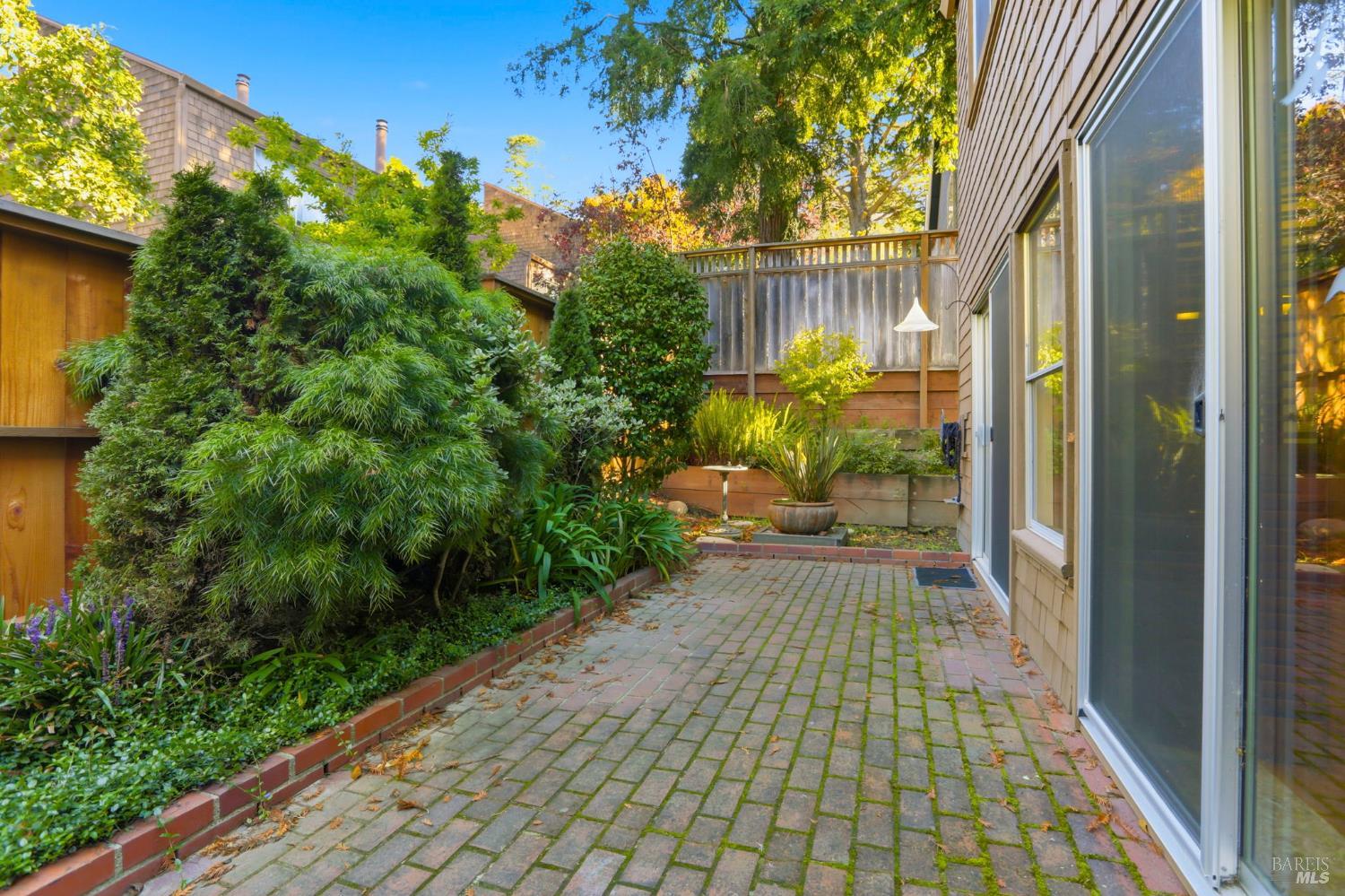 Detail Gallery Image 35 of 41 For 380 Sunset Way, Mill Valley,  CA 94941 - 3 Beds | 2/1 Baths