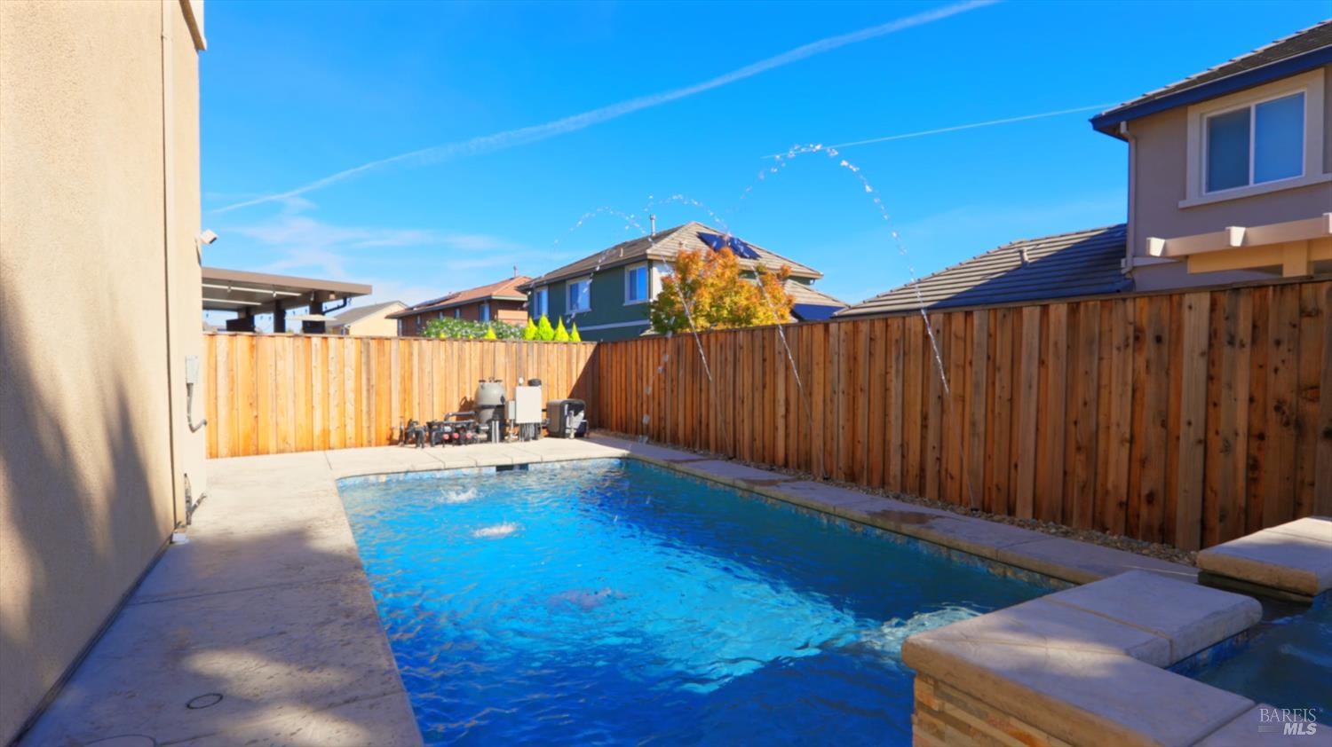 Detail Gallery Image 10 of 51 For 2042 Hamstead Ct, Vacaville,  CA 95687 - 5 Beds | 2/1 Baths