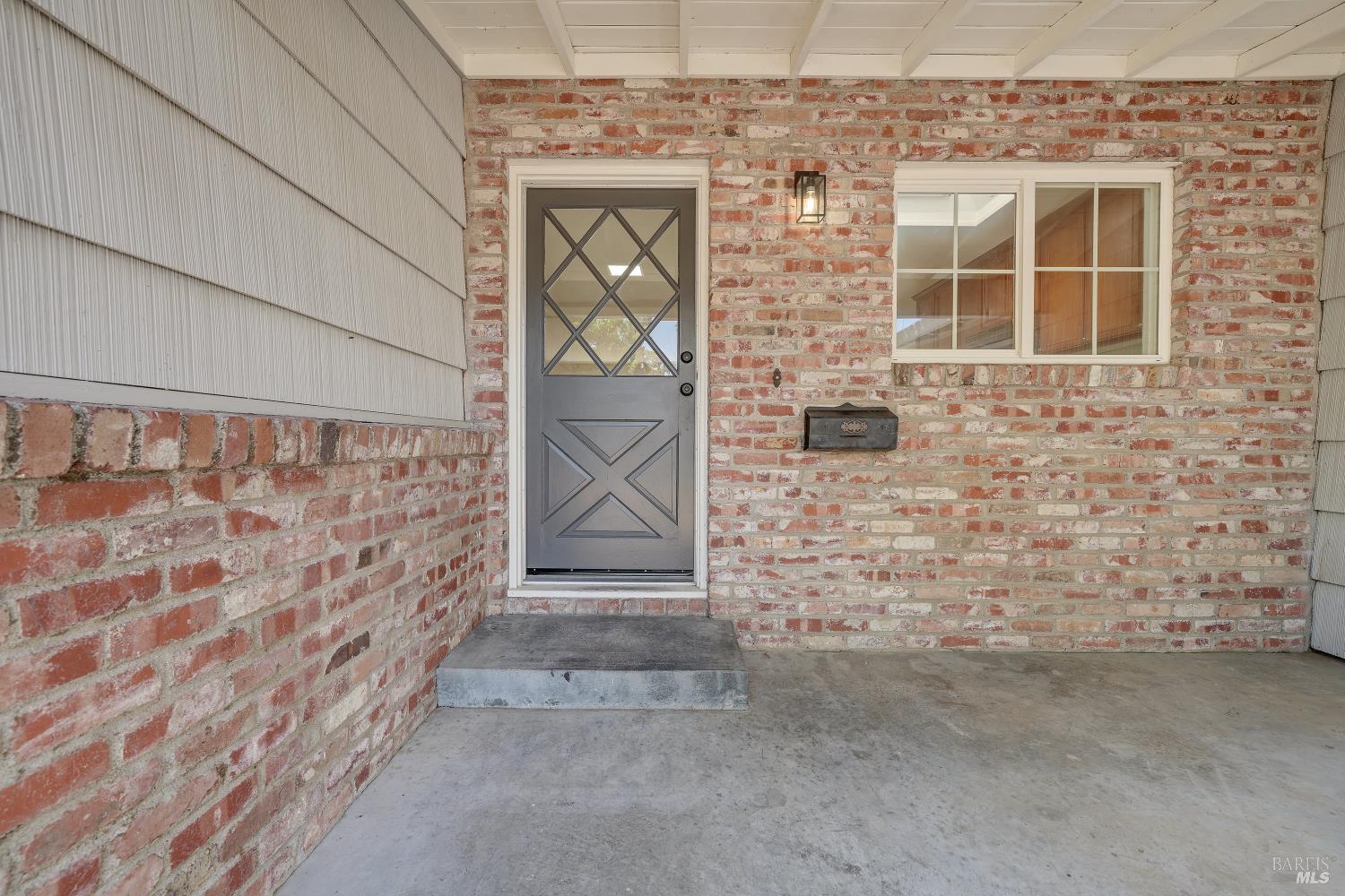 Detail Gallery Image 5 of 33 For 621 W D St, Dixon,  CA 95620 - 4 Beds | 2 Baths