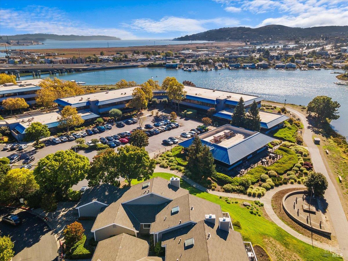 Detail Gallery Image 46 of 58 For 40 Drakes View Cir, Greenbrae,  CA 94904 - 3 Beds | 2/1 Baths