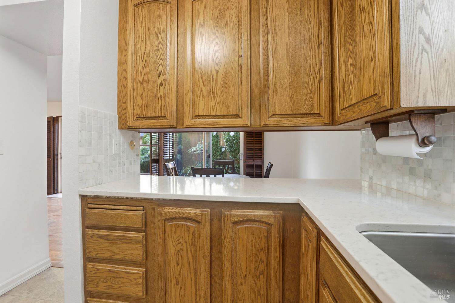 Detail Gallery Image 12 of 41 For 380 Sunset Way, Mill Valley,  CA 94941 - 3 Beds | 2/1 Baths