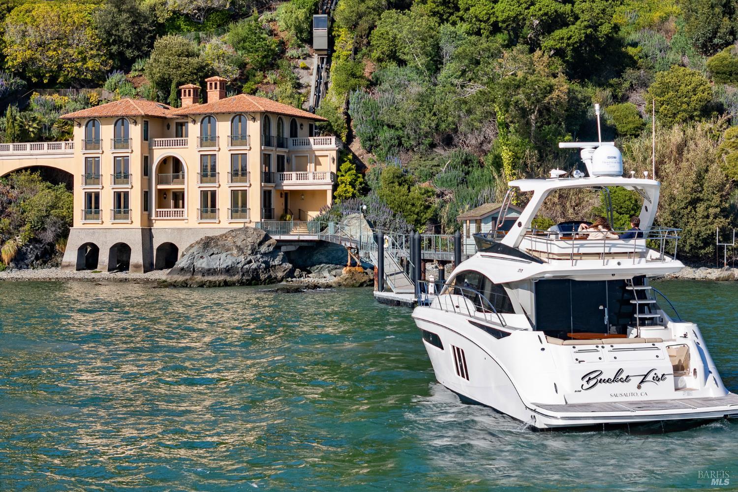 Detail Gallery Image 14 of 33 For 125 Belvedere Ave, Belvedere,  CA 94920 - 5 Beds | 5/5 Baths