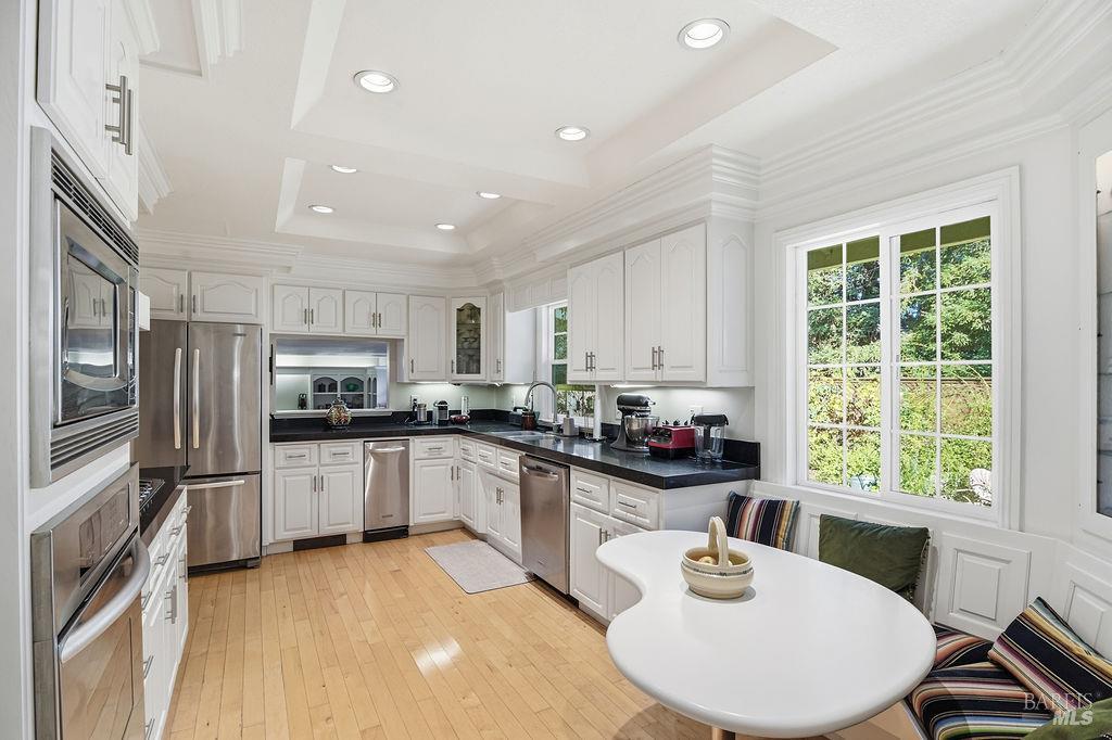 Detail Gallery Image 20 of 45 For 6190 San Gabriel Pl, Rohnert Park,  CA 94928 - 4 Beds | 2/1 Baths