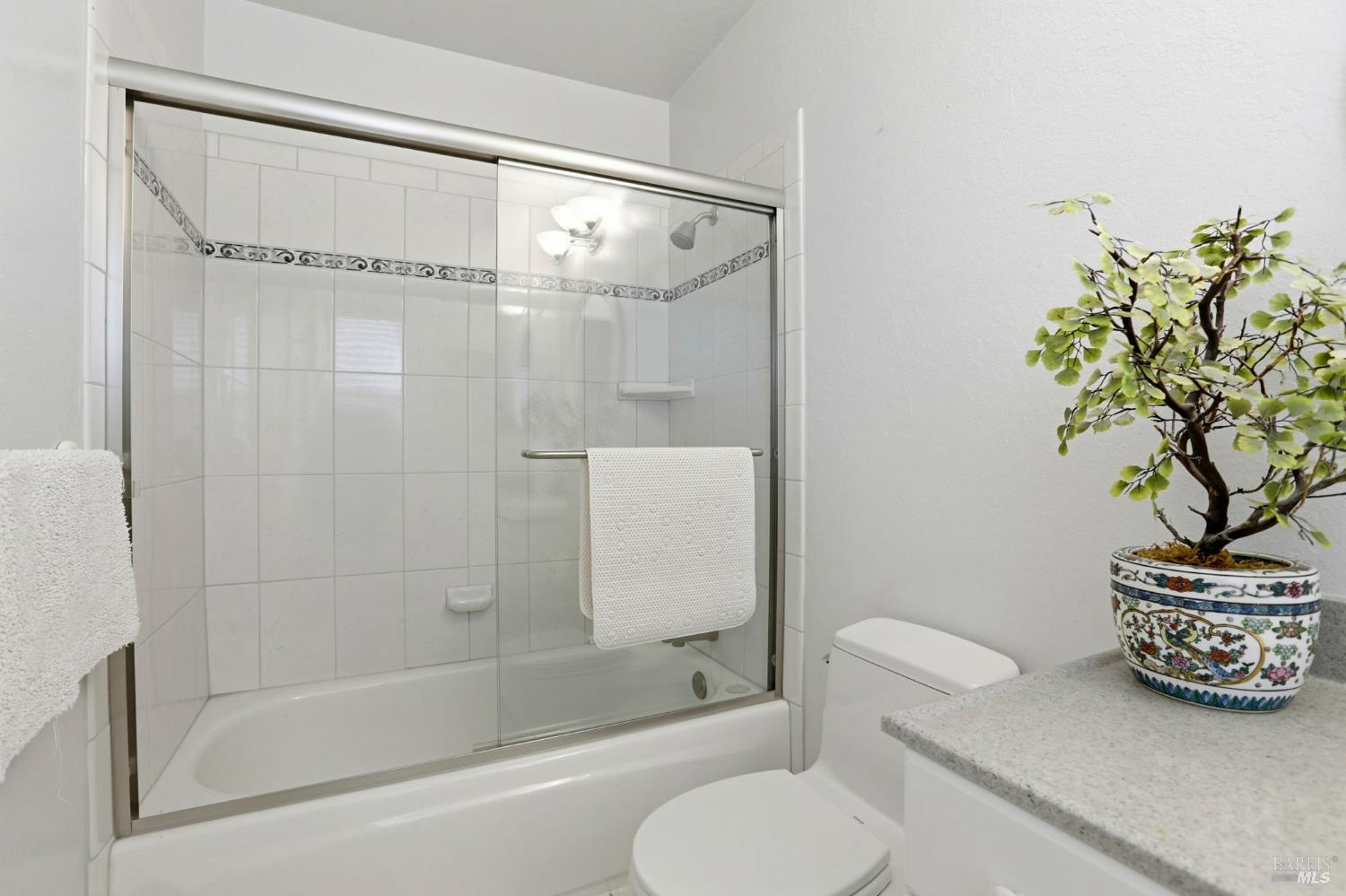 Detail Gallery Image 33 of 41 For 380 Sunset Way, Mill Valley,  CA 94941 - 3 Beds | 2/1 Baths