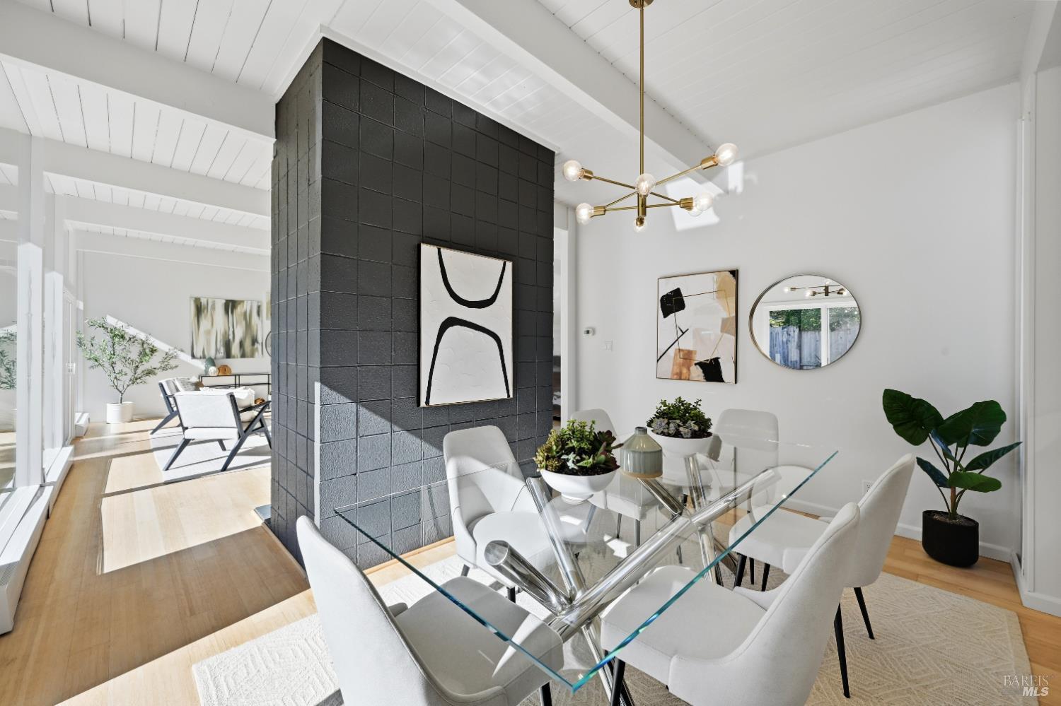 Detail Gallery Image 15 of 58 For 711 Montecillo Rd, San Rafael,  CA 94903 - 4 Beds | 2 Baths