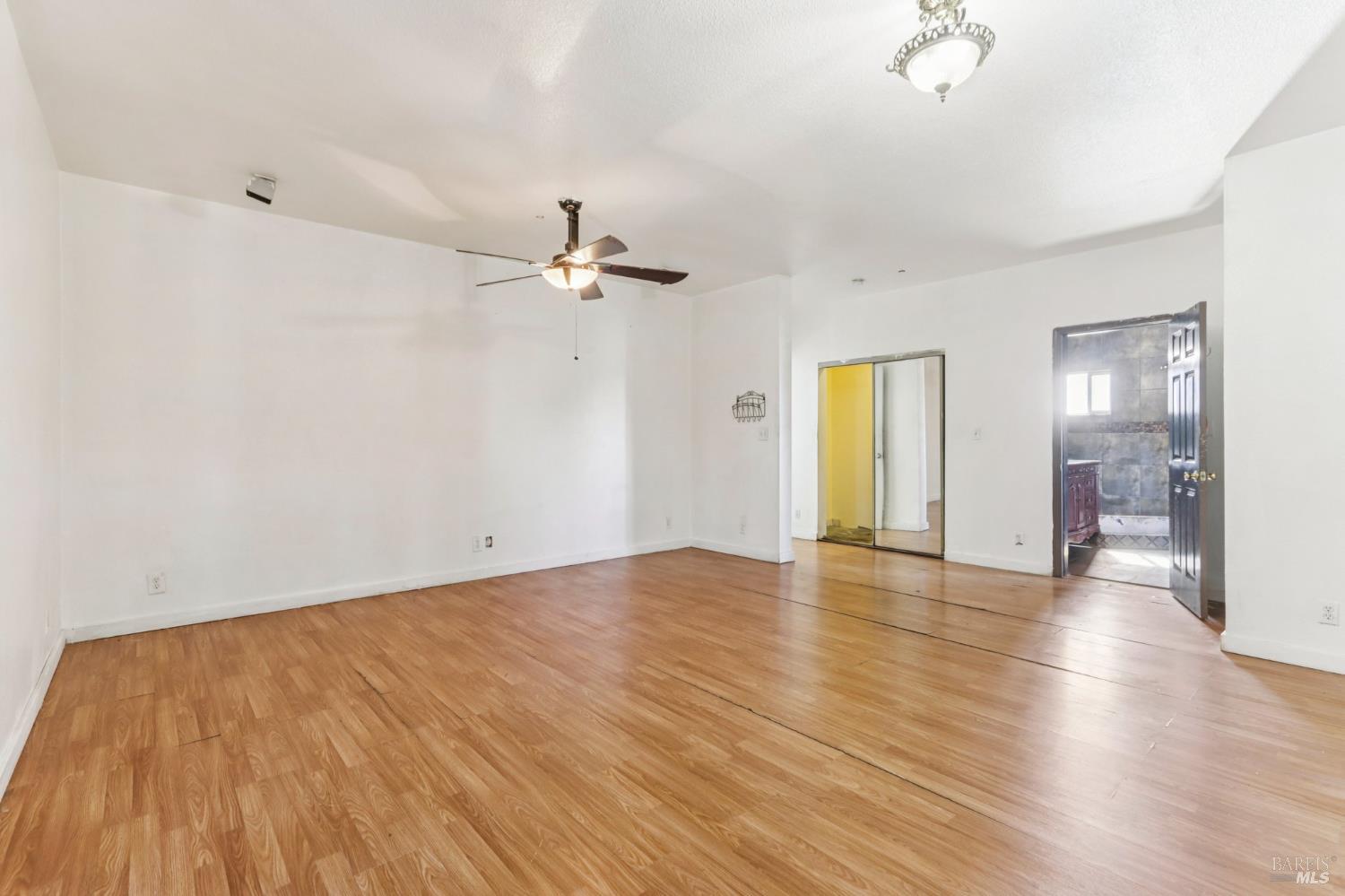 Detail Gallery Image 18 of 56 For 507 Kings Way #B,  Suisun City,  CA 94585 - 10 Beds | 6/1 Baths