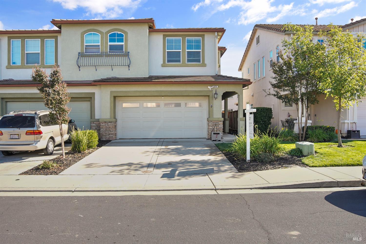 Front Image Thumbnail for BA325086779