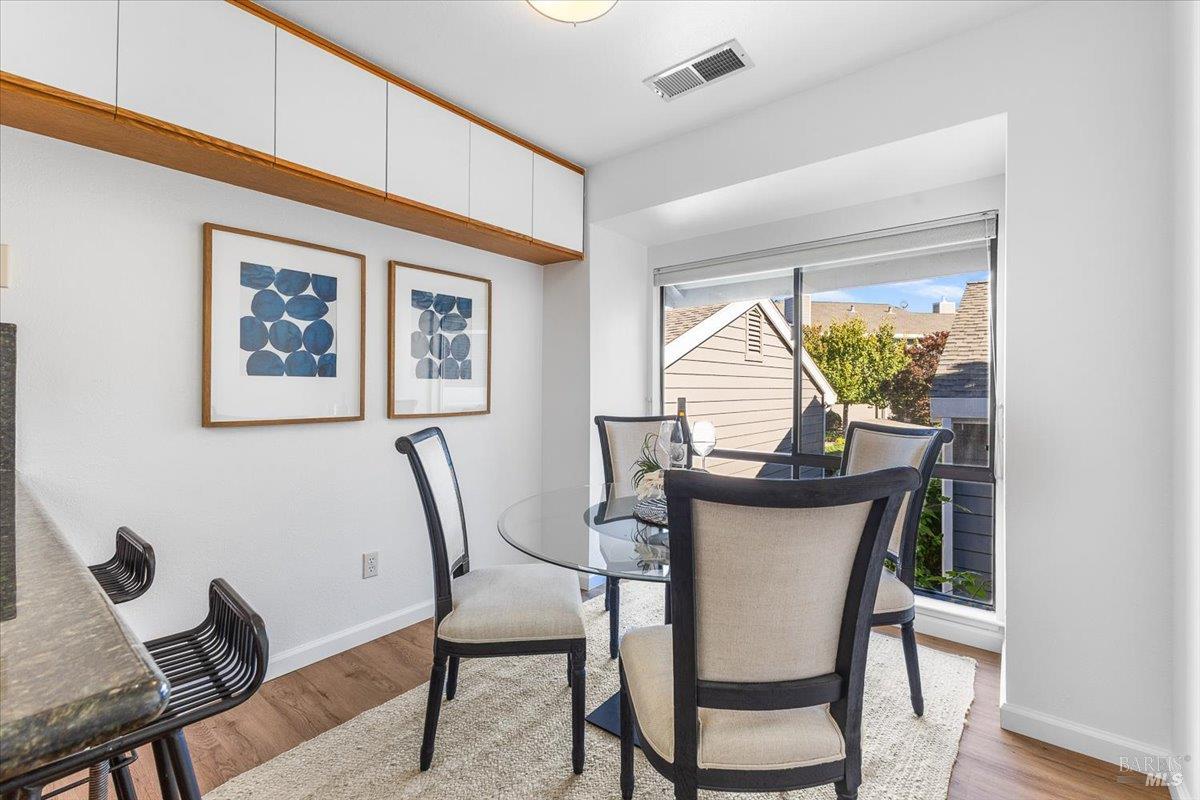 Detail Gallery Image 22 of 58 For 40 Drakes View Cir, Greenbrae,  CA 94904 - 3 Beds | 2/1 Baths