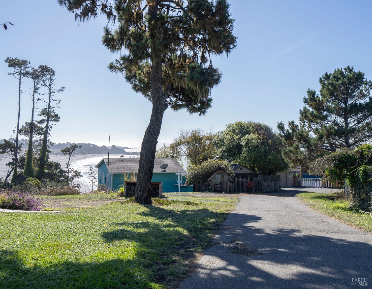 Detail Gallery Image 8 of 28 For 38882 Honey Run Ln, Gualala,  CA 95445 - 1 Beds | 1 Baths