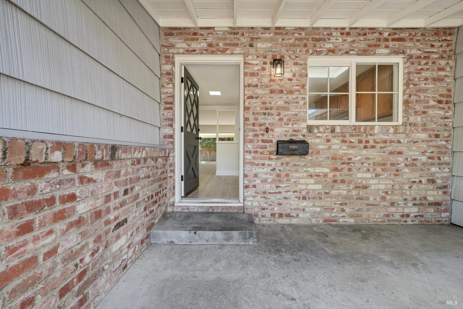 Detail Gallery Image 6 of 33 For 621 W D St, Dixon,  CA 95620 - 4 Beds | 2 Baths