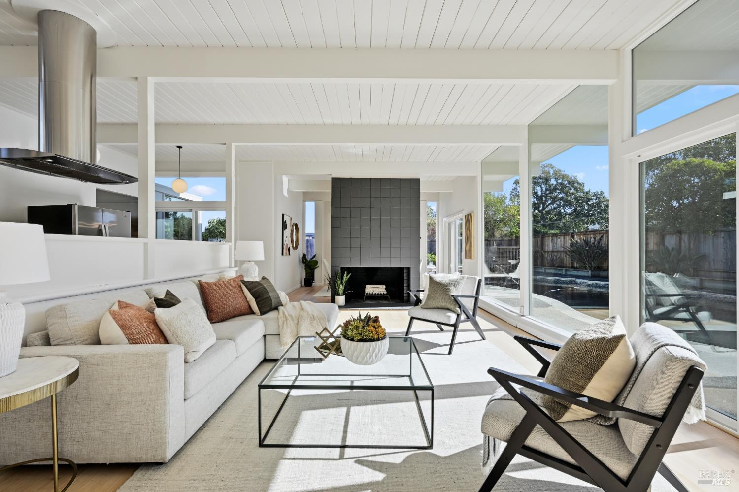 Detail Gallery Image 12 of 58 For 711 Montecillo Rd, San Rafael,  CA 94903 - 4 Beds | 2 Baths