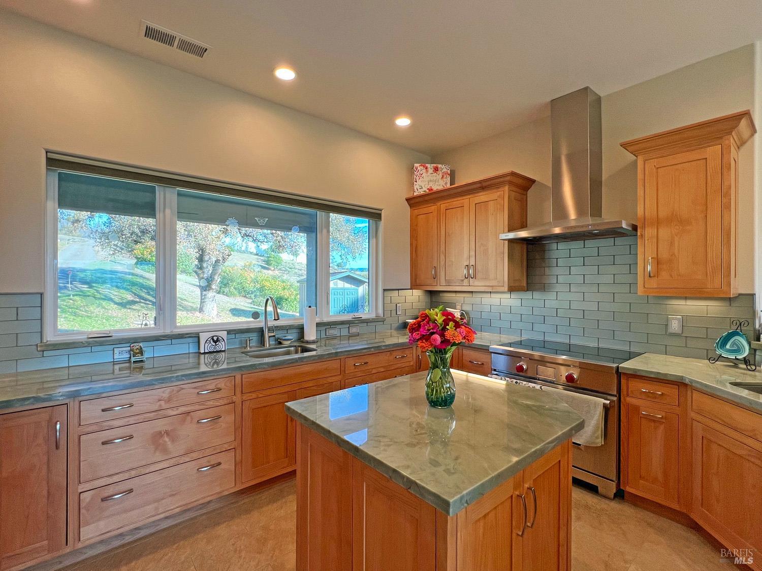 Detail Gallery Image 13 of 70 For 11401 Bakers Creek Rd, Redwood Valley,  CA 95470 - 2 Beds | 2/1 Baths