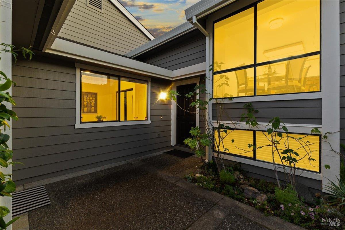 Detail Gallery Image 50 of 58 For 40 Drakes View Cir, Greenbrae,  CA 94904 - 3 Beds | 2/1 Baths