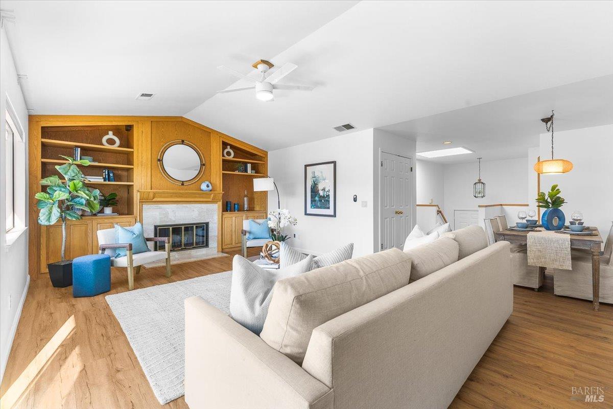 Detail Gallery Image 15 of 58 For 40 Drakes View Cir, Greenbrae,  CA 94904 - 3 Beds | 2/1 Baths