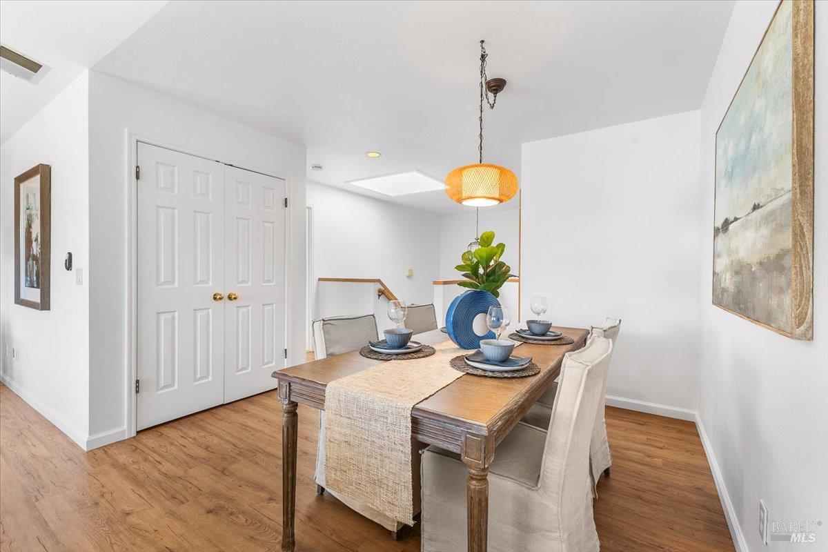 Detail Gallery Image 12 of 58 For 40 Drakes View Cir, Greenbrae,  CA 94904 - 3 Beds | 2/1 Baths